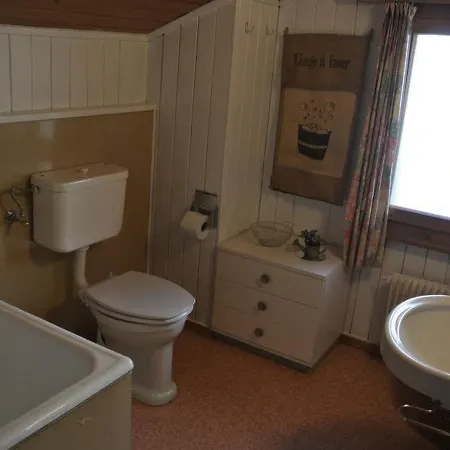 Sleeps 8 Wifi Apartment *
